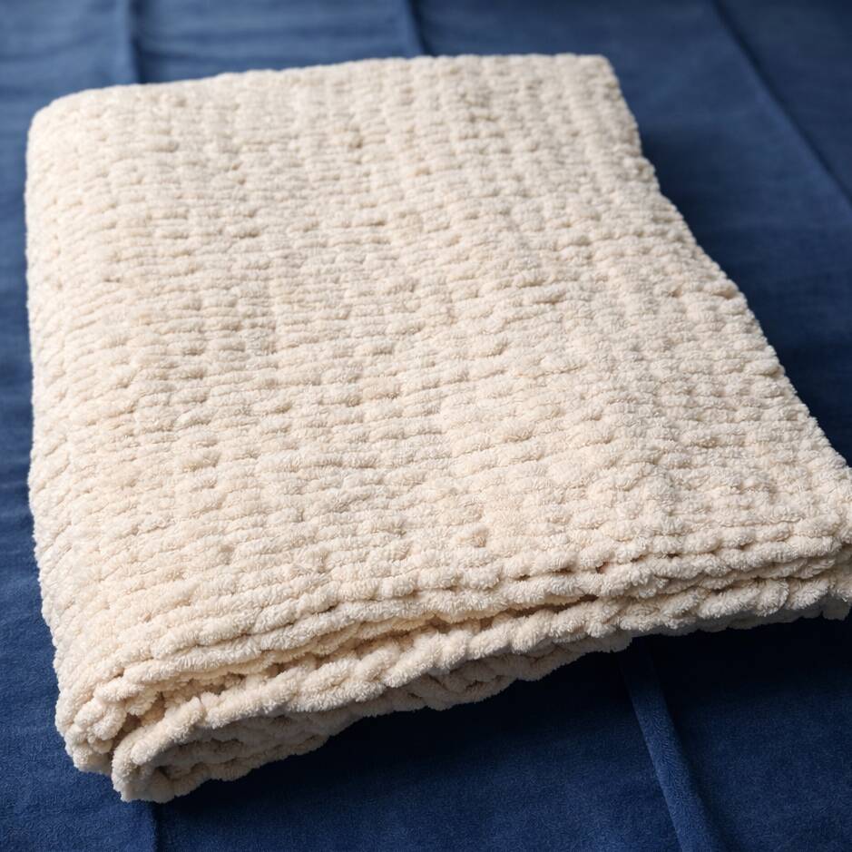 Handmade Cream Mohair Throw Blanket – Soft Luxury Plaid – 1.2 x 2 m