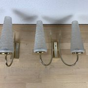 Paire d'appliques laiton et opaline années 50