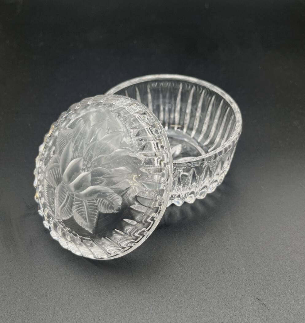 Small crystal candy box with floral decoration - 637002