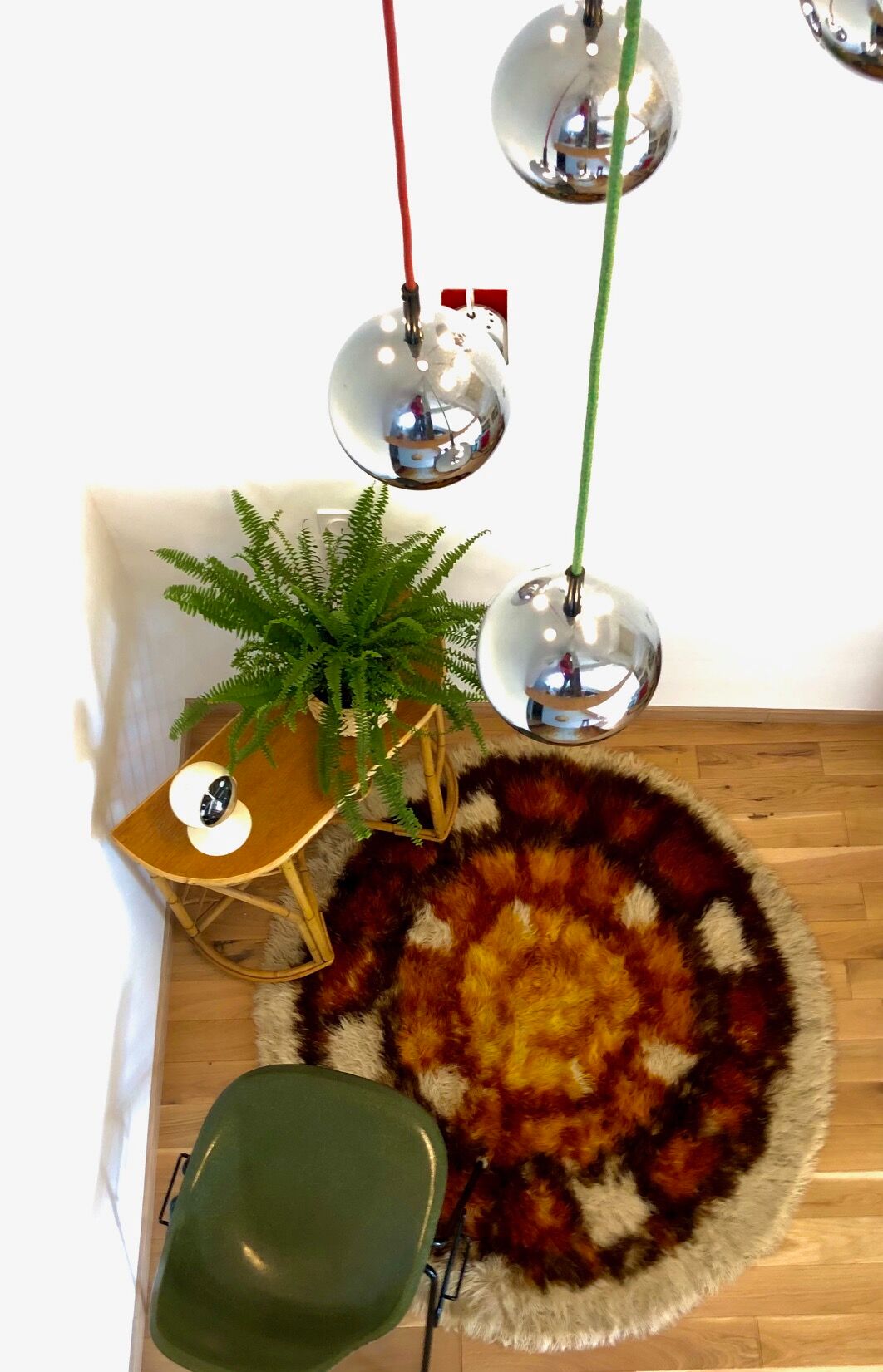 Vintage round carpet with long piles 70s