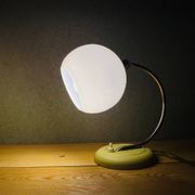 Lampe de table ou applique murale en verre rose des années 60