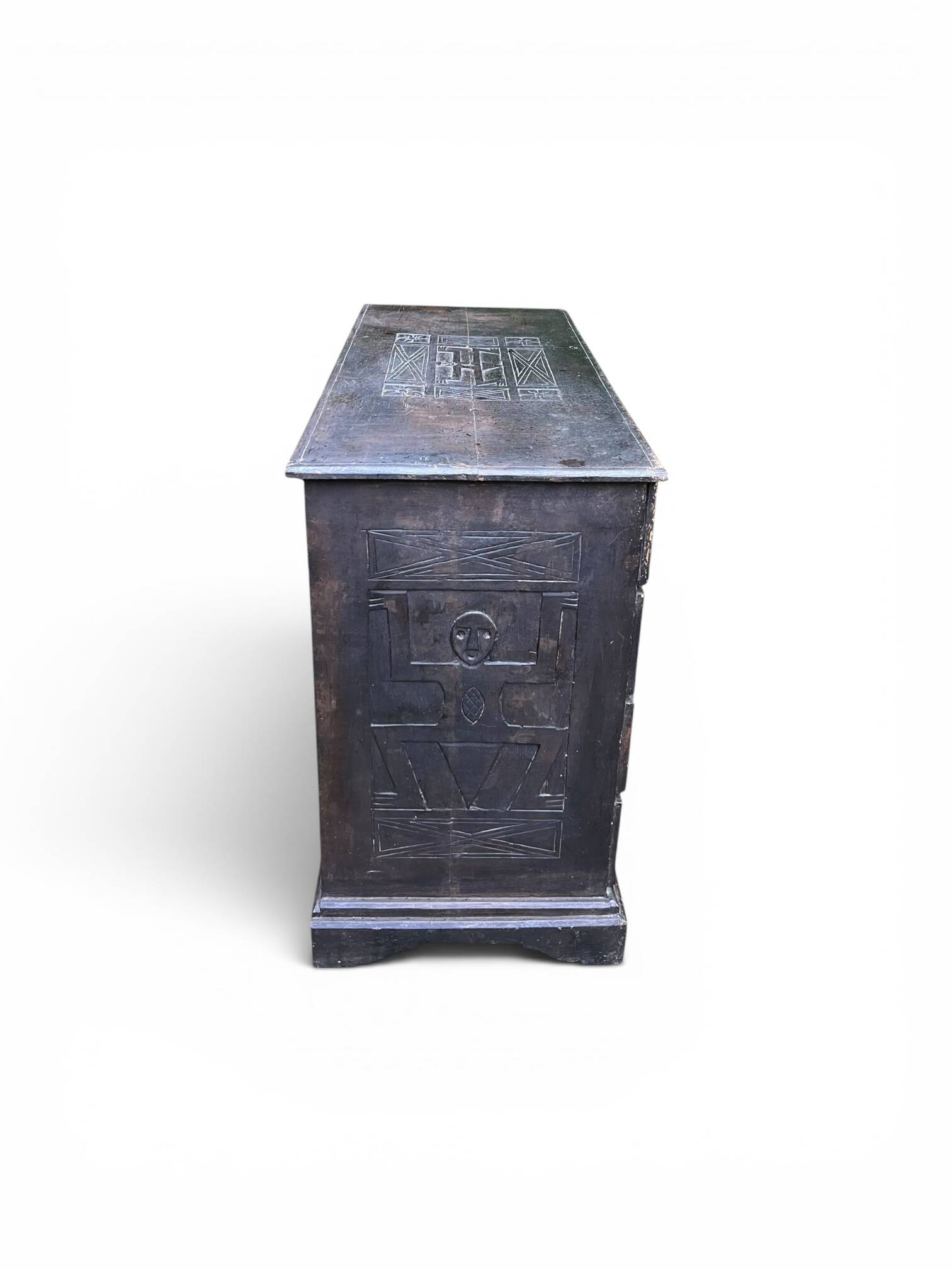 Buffet Dogon in carved solid wood - Tribal & Brutalist Style