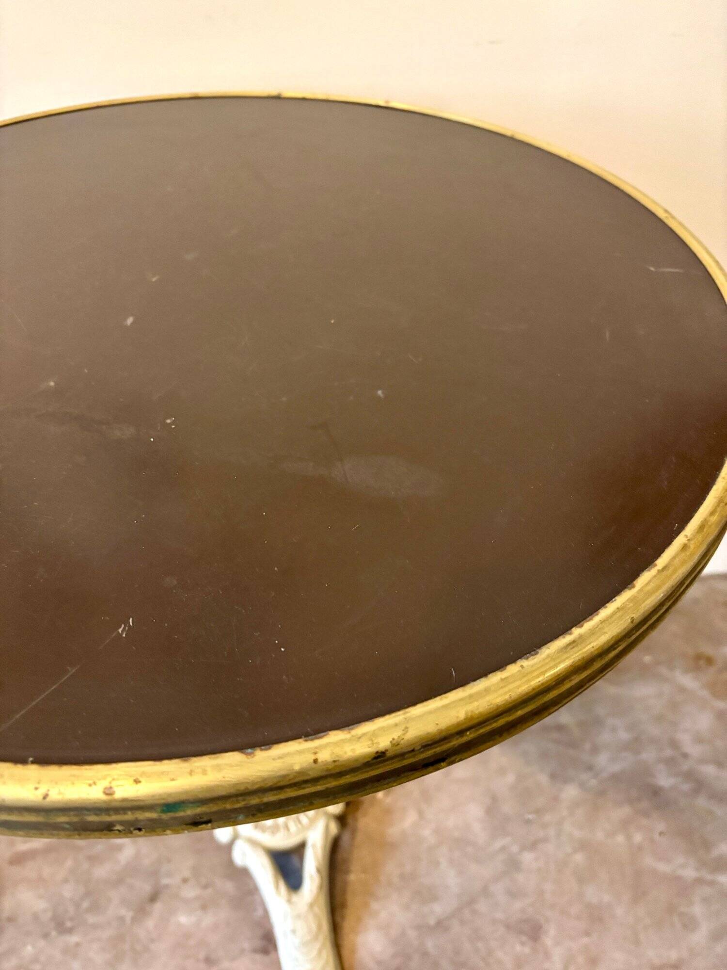 Bistro table in gray cast iron and brown melamine