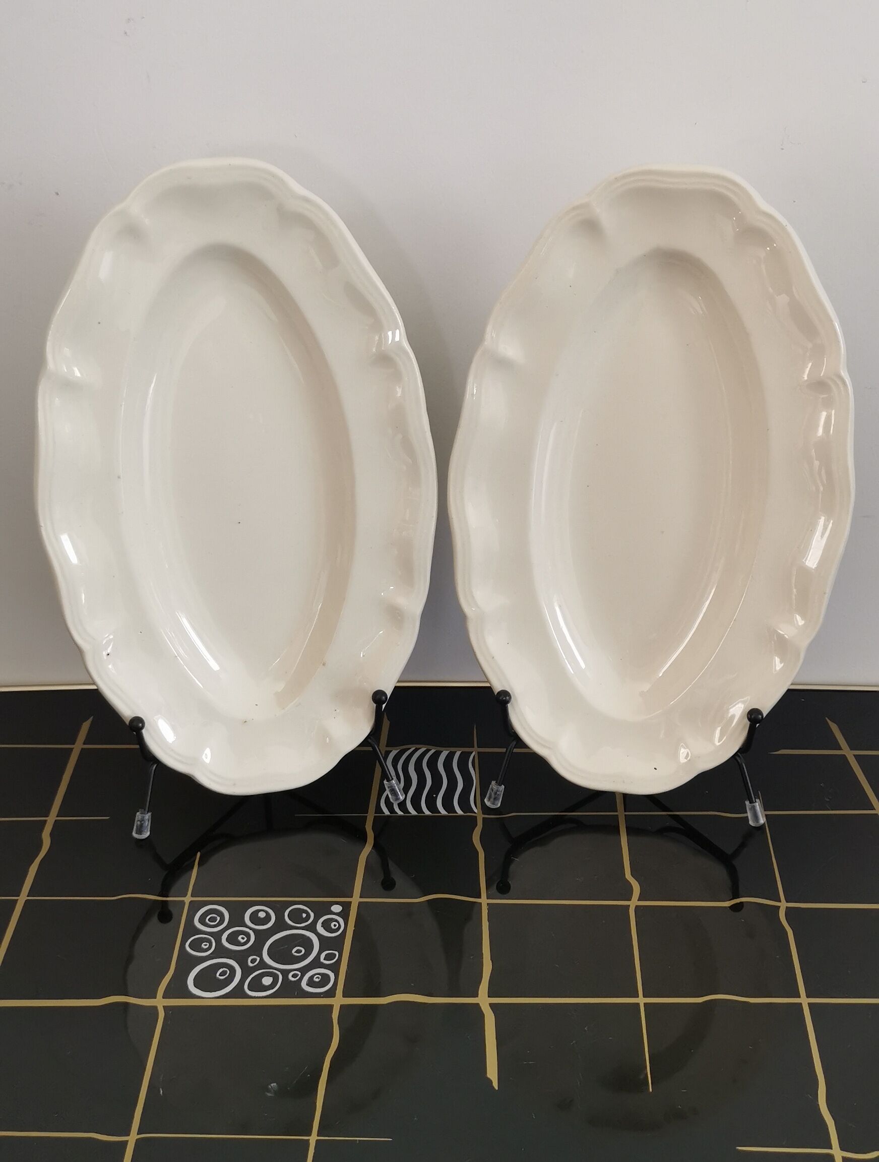 2 oval raviers Sarreguemines solid ivory color