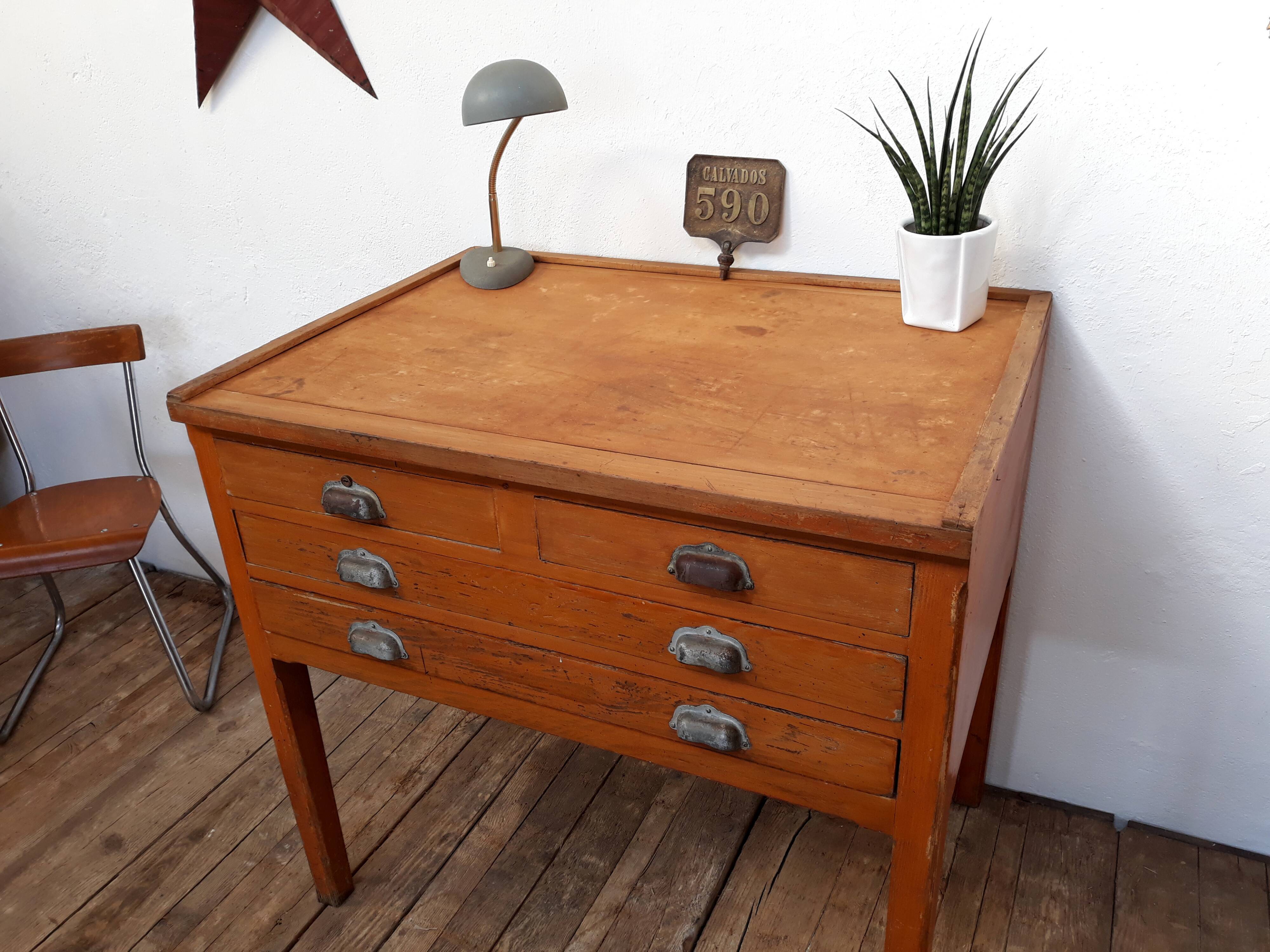 Former furniture business to drawers set