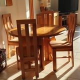 Dining room table and 4 chairs - Regain