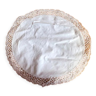 Napperon en coton état neuf crocheté diamètre 29 cm