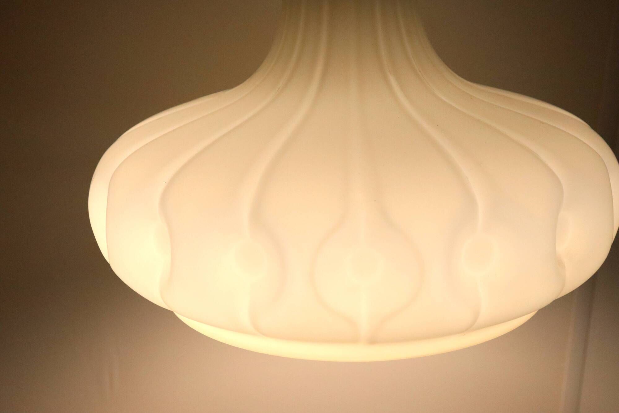 Peill & Putzler melkglazen lamp vintage mid century design