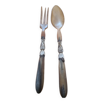 Salad servers