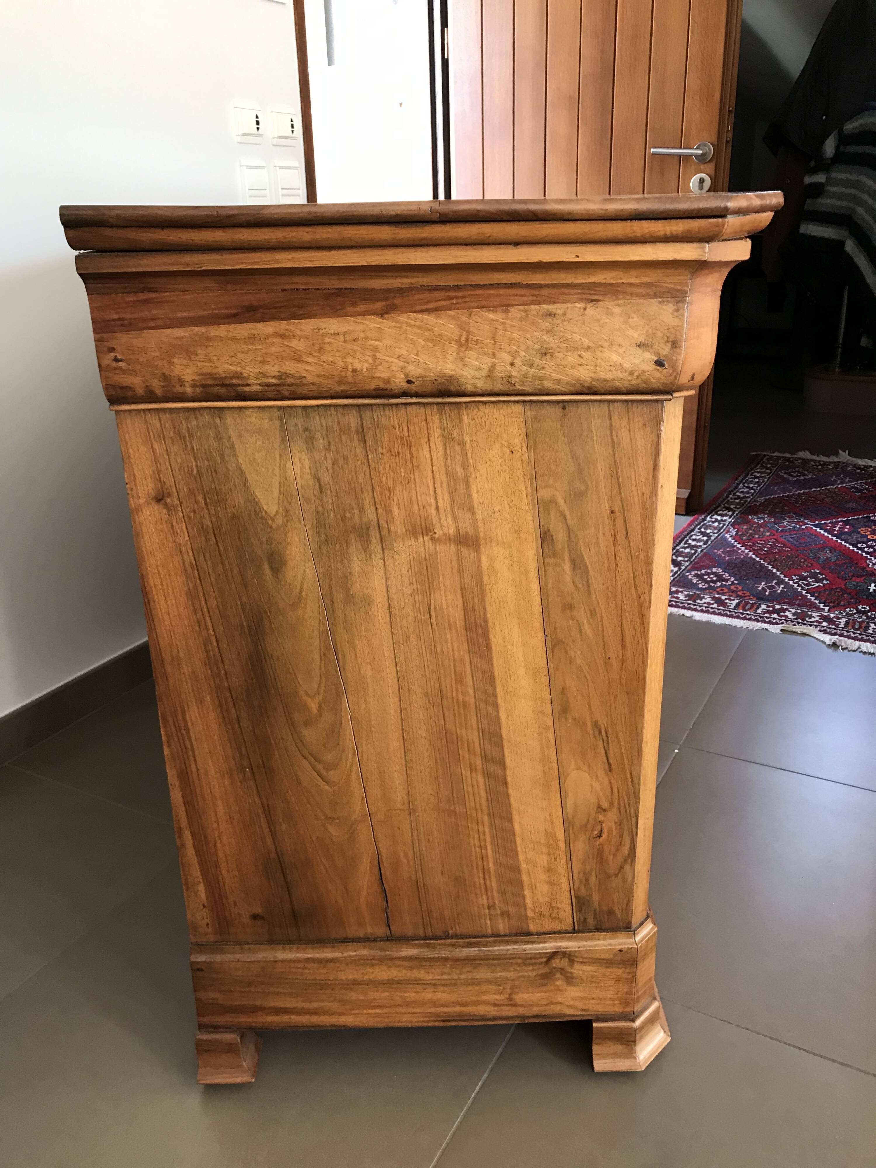Commode louis philippe en noyer