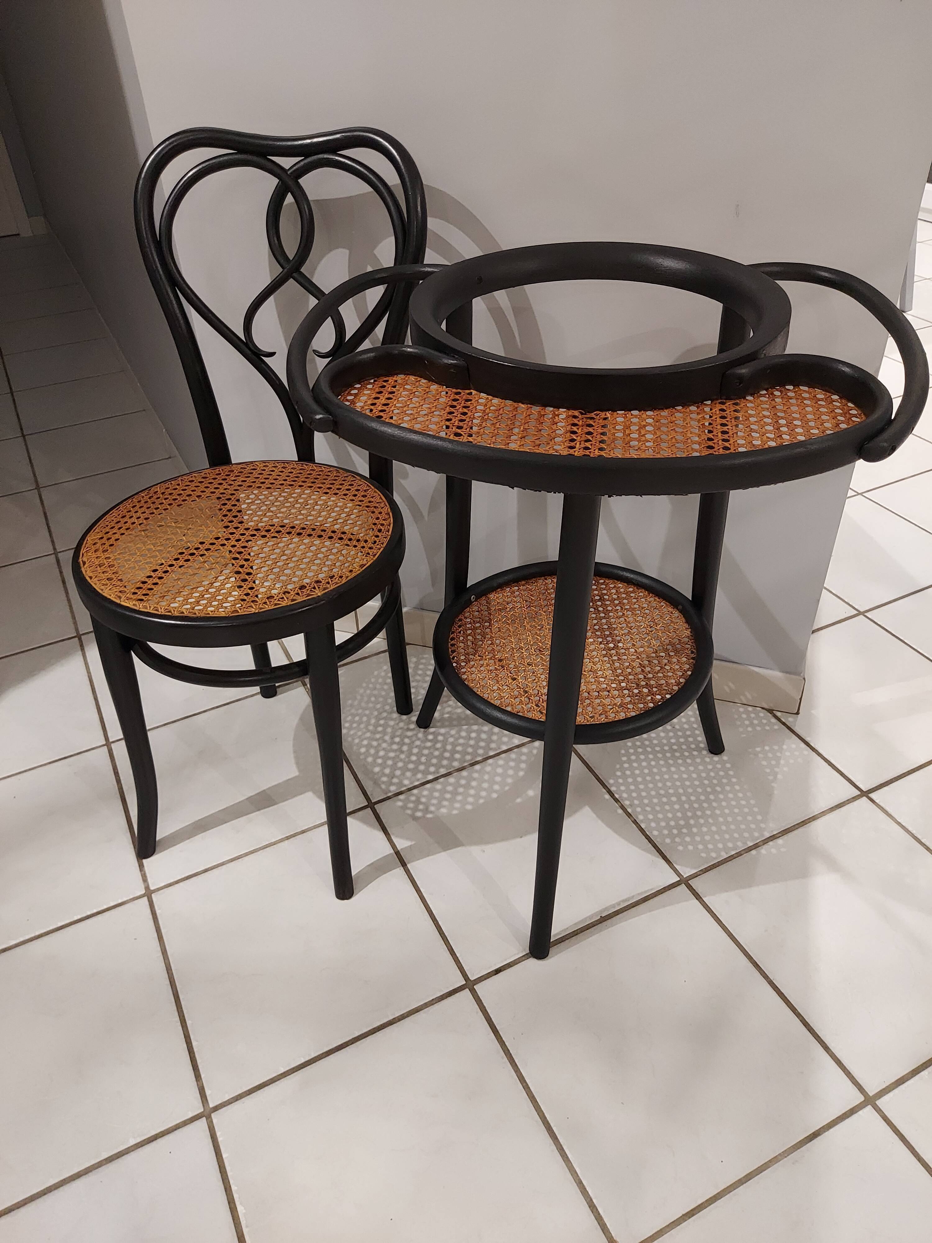 Ensemble Table de toilette et sa chaise Thonet années 1900
