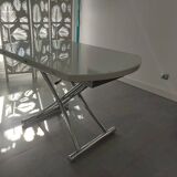 Retractable round table