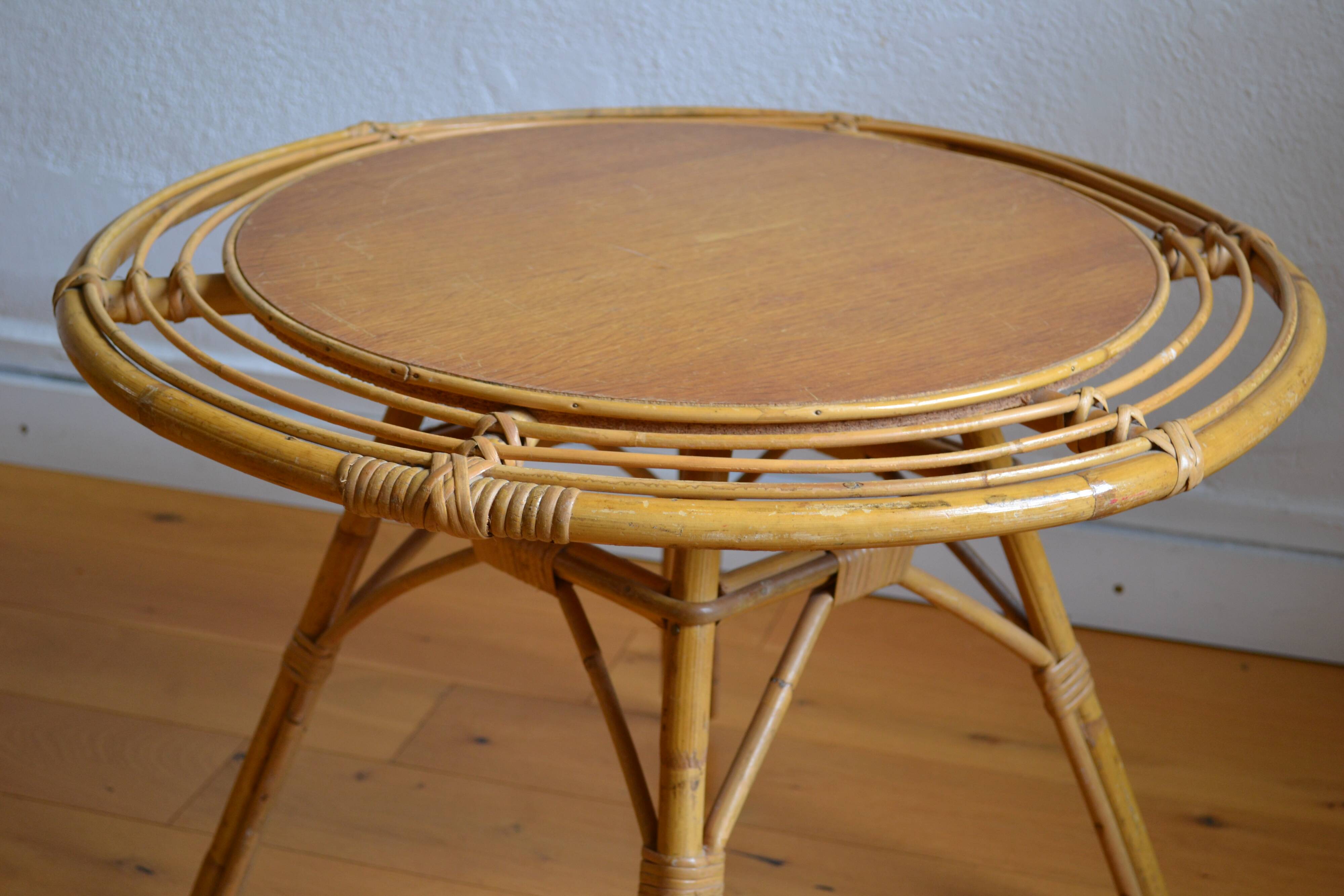 Vintage round rattan coffee table