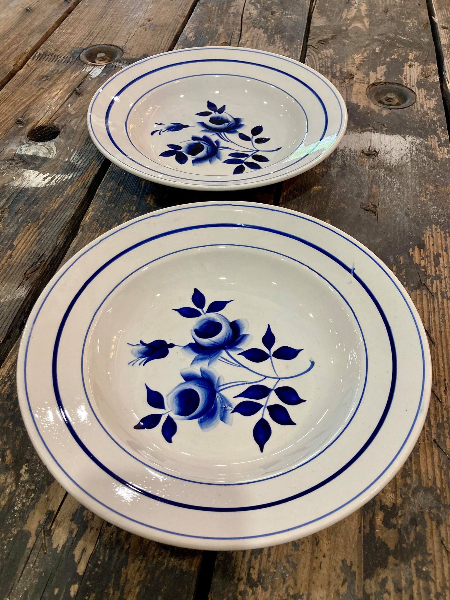 Set of 2 plates
