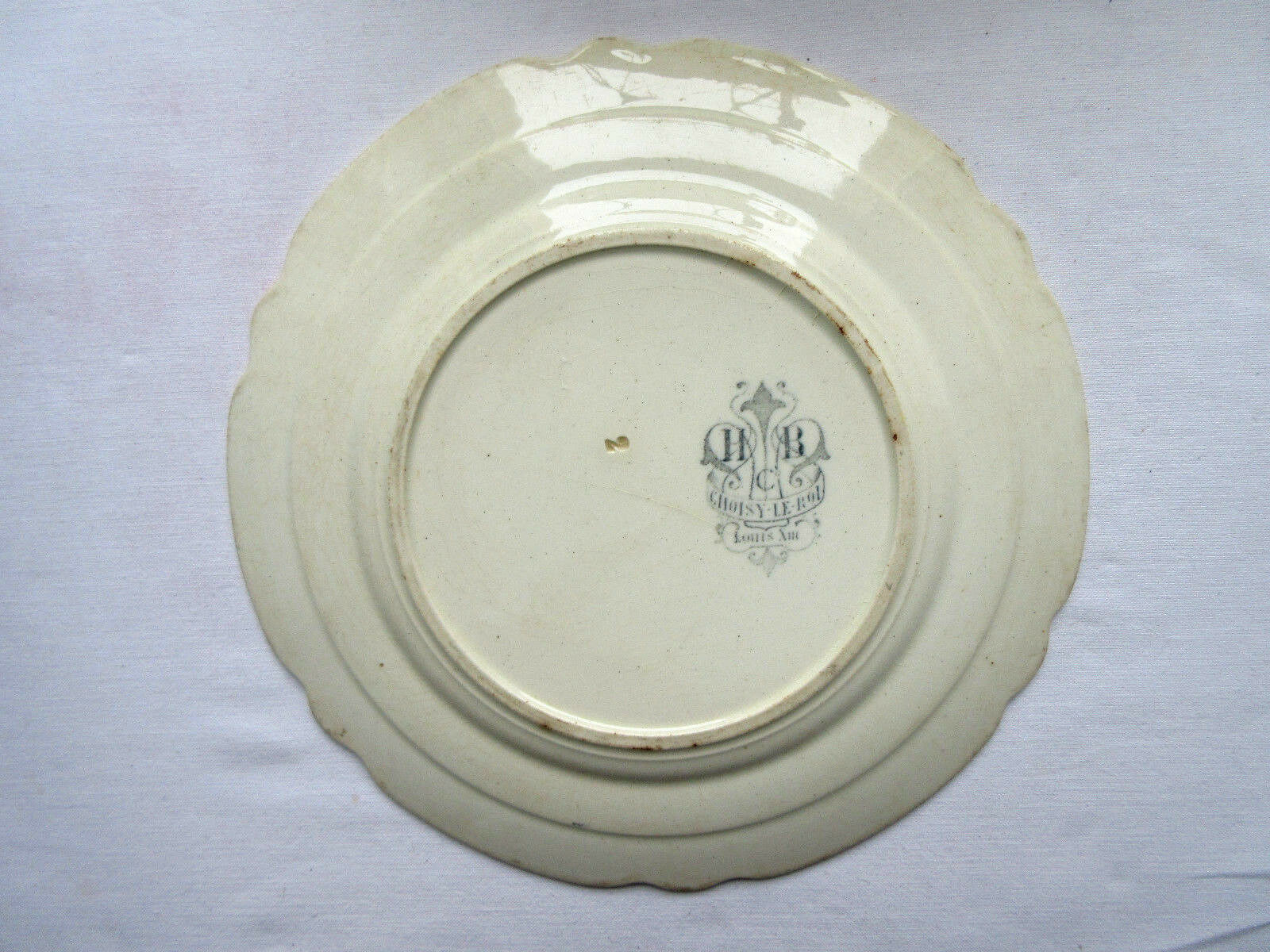 Assiette HB Choisy le Roi série Louis XIII modèle La RIVIERE