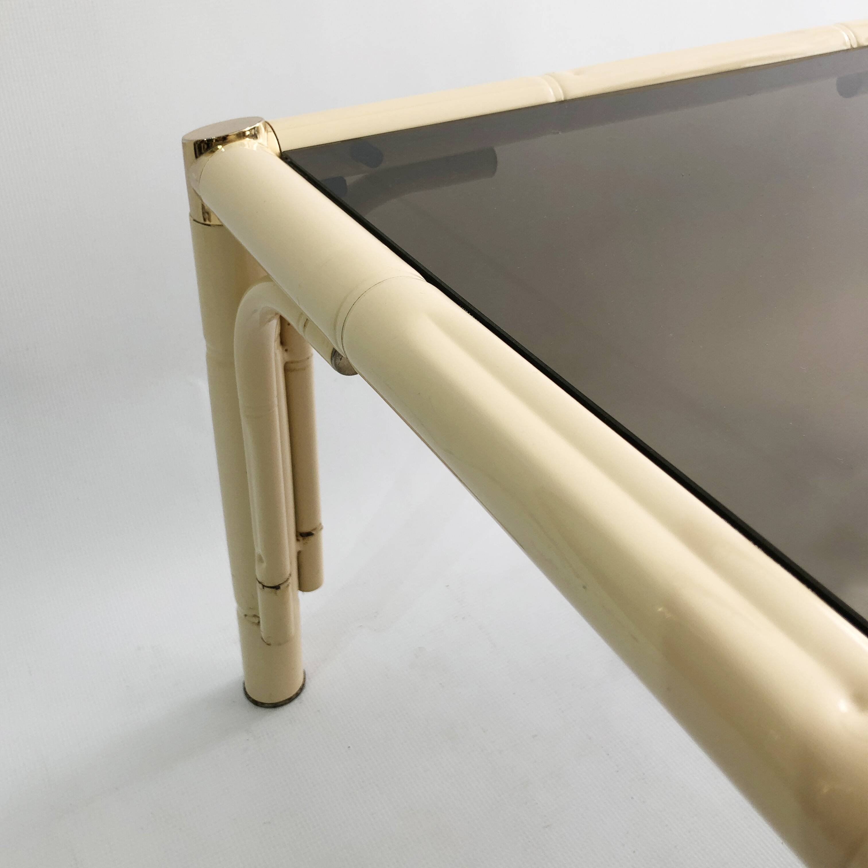 Table d'appoint en faux bambou en laiton crème italienne du milieu du siècle exotique années 1970 Vintage