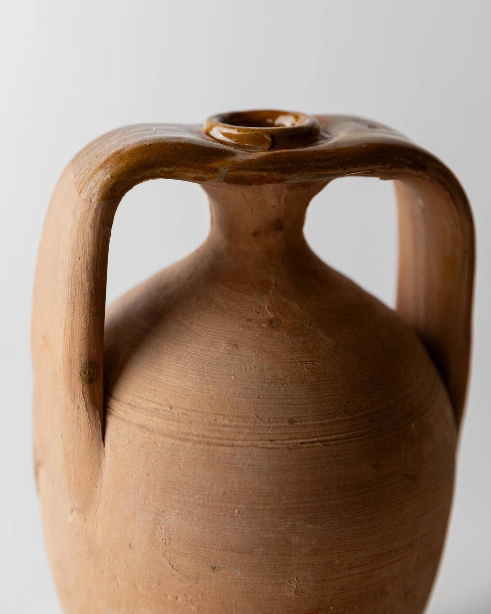 Vintage terracotta amphora vase from the 1930s, handcrafted Italian jug with two handles, fine linear decoration, rustic decoration, gift idea.