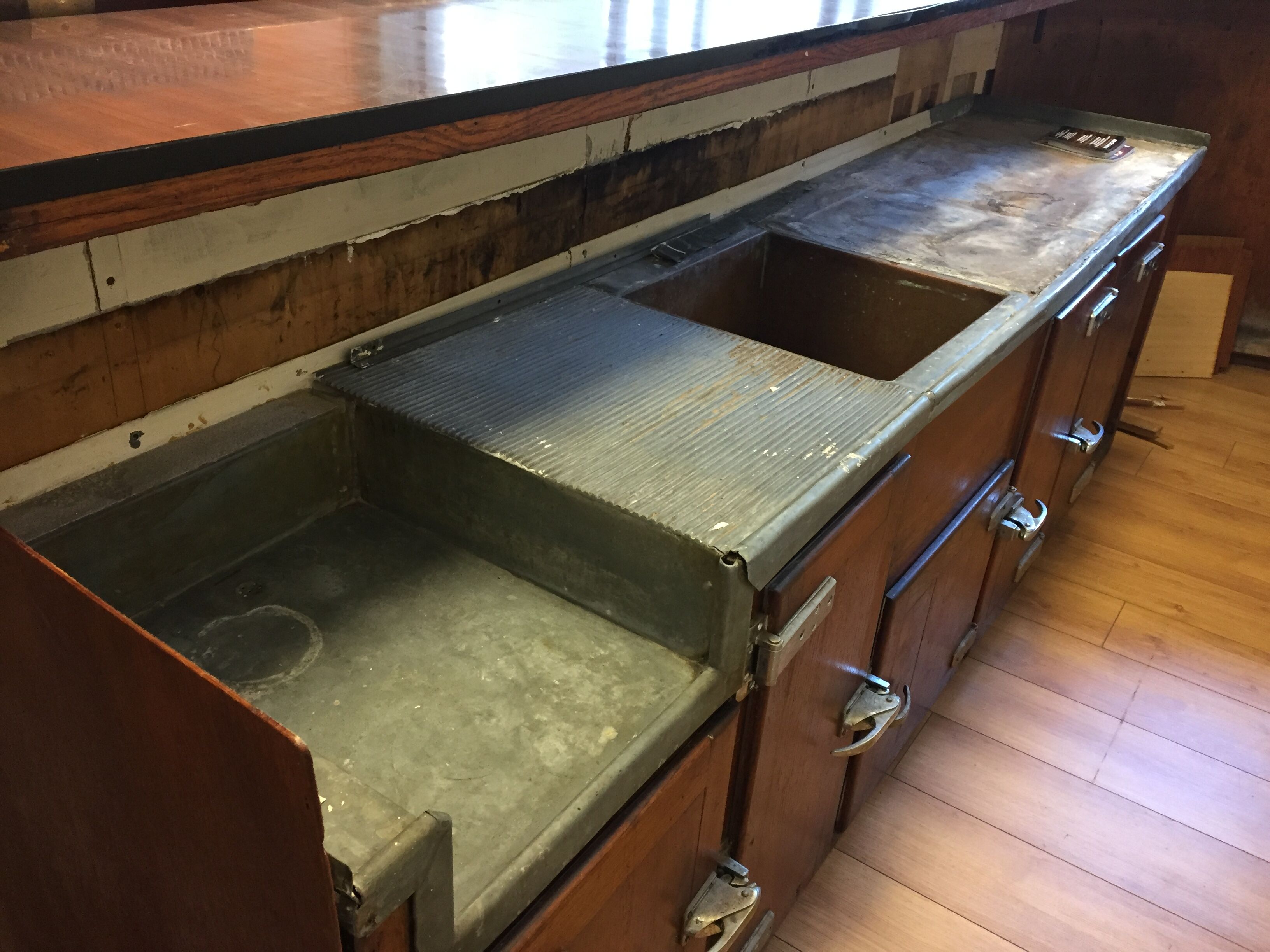 50s bar counter