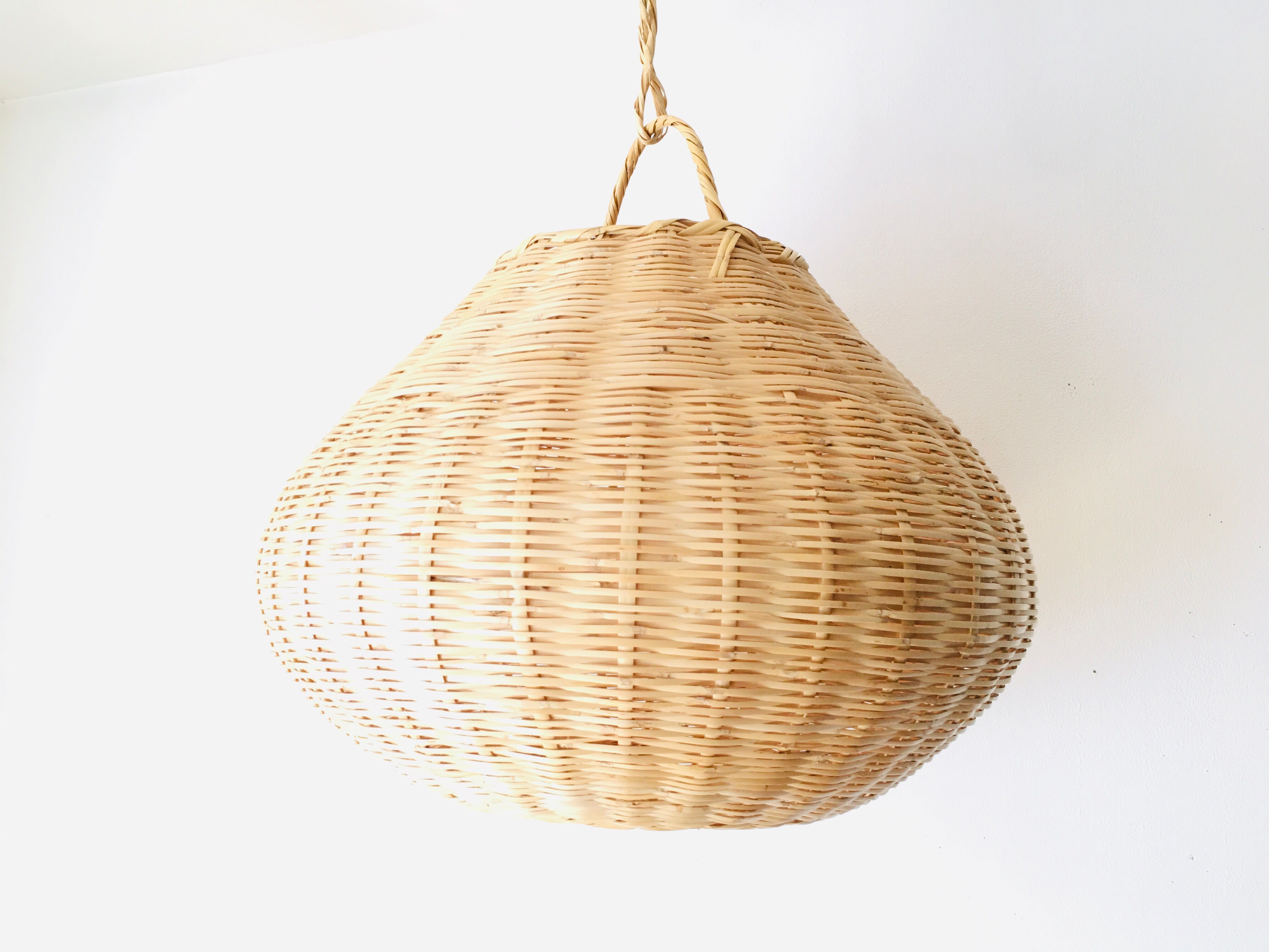 Wicker suspension