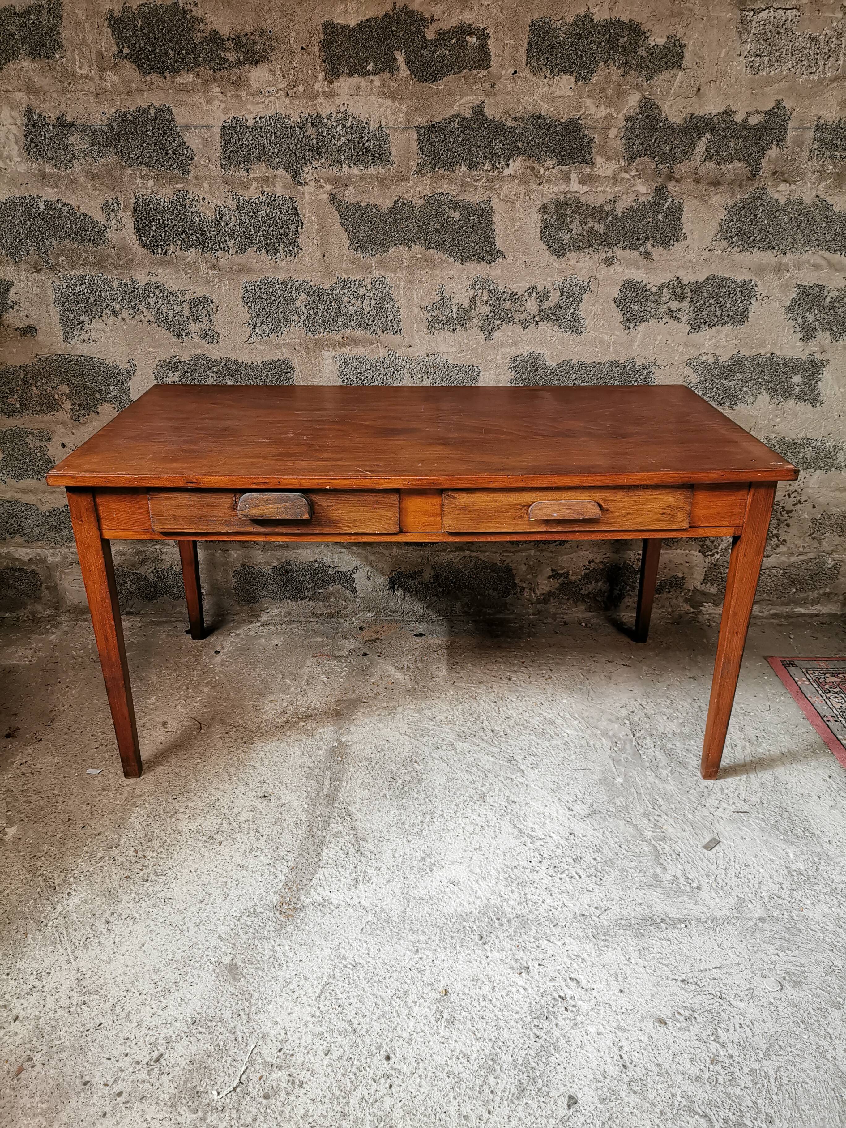 Farm table 4 to 6 people