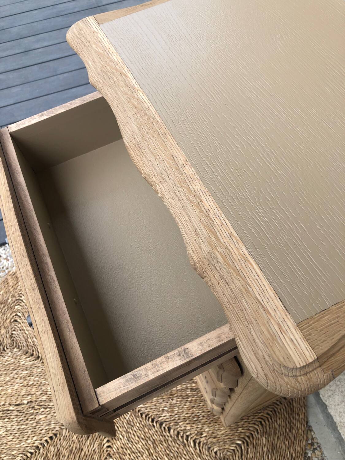 Raw wood chest of drawers with 5 drawers