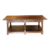 Table basse en chêne massif sculpté