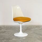 Tulip swivel chairs by Eero Saarinen