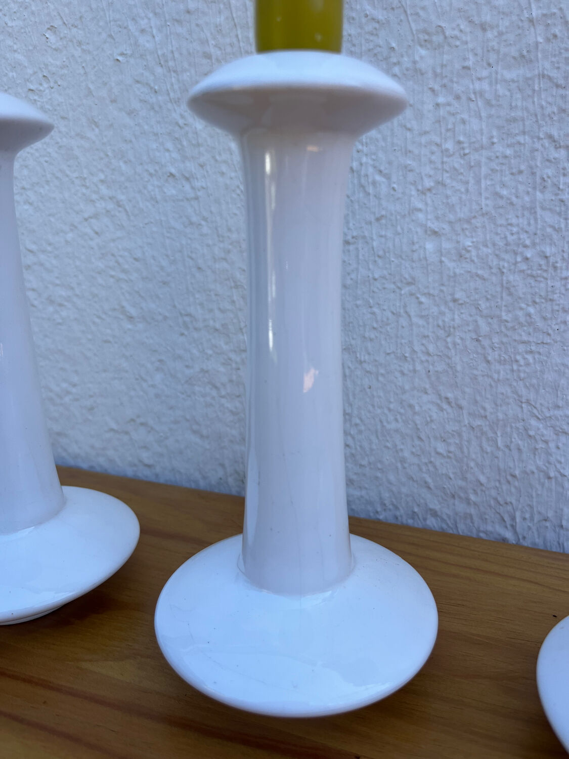 Set of 4 white ceramic candle holders