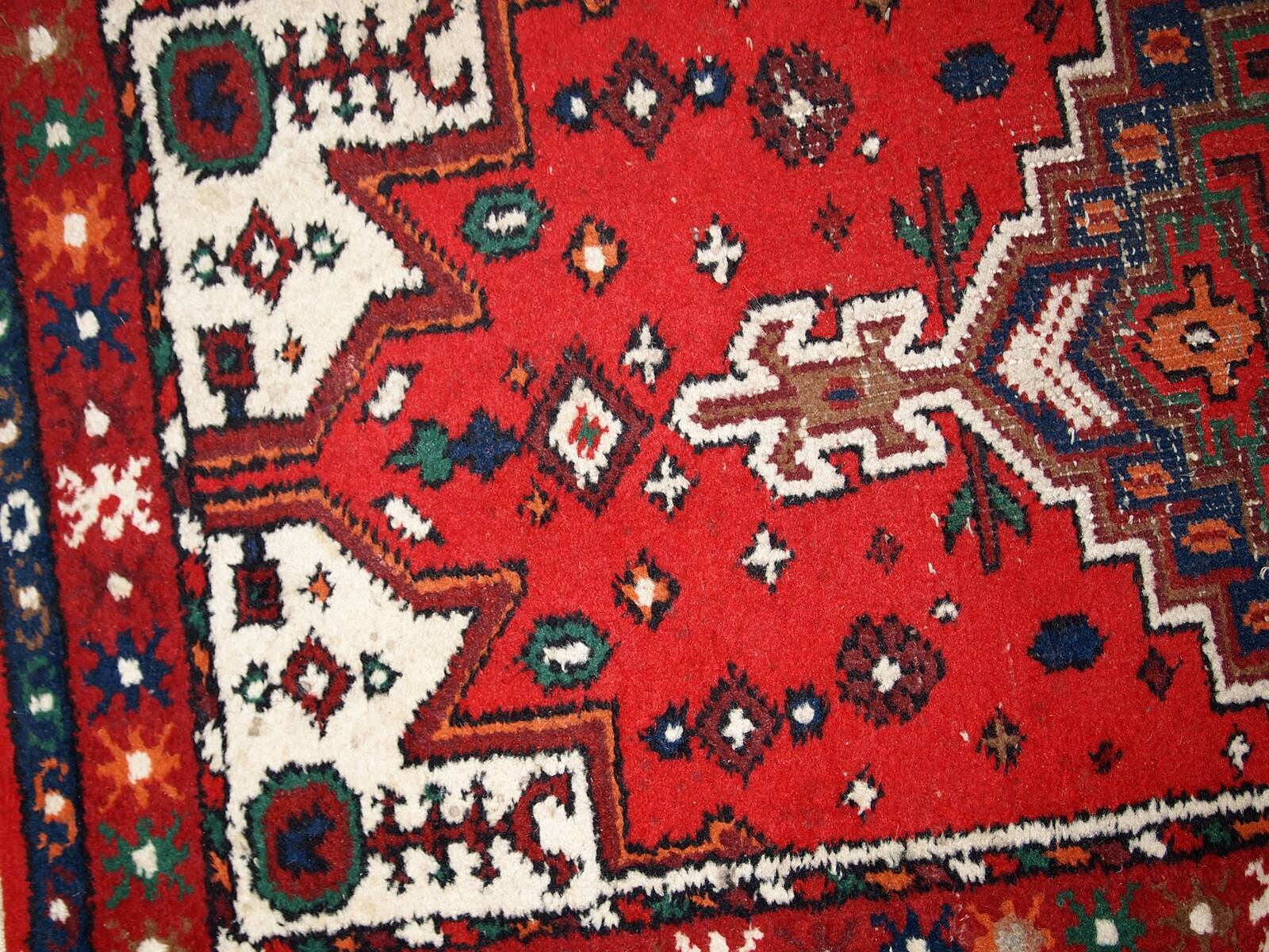Tapis Vintage Hamadan en Laine, Années 1970, Élégance Intemporelle