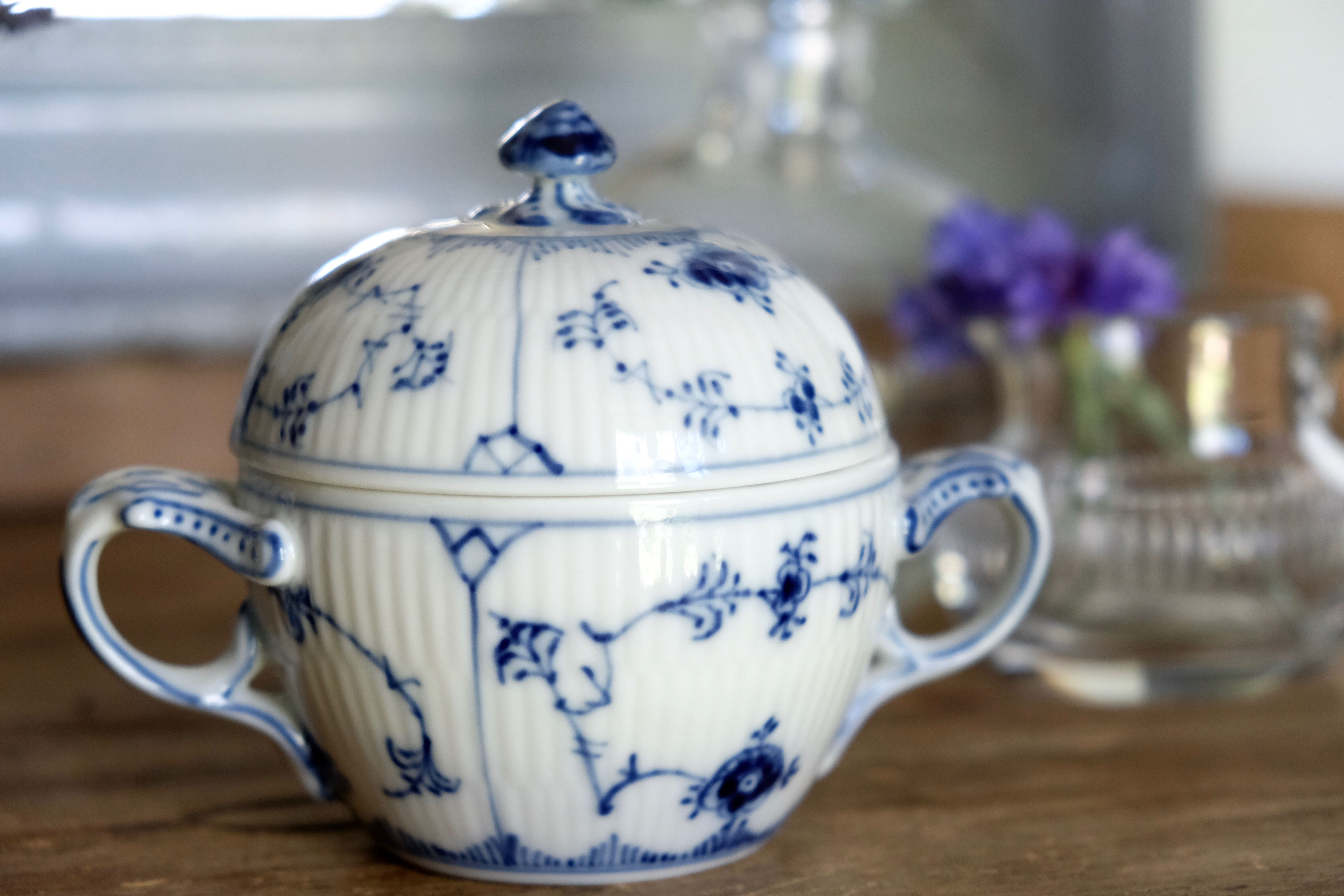 Royal Copenhagen Sugar Bowl #1/428 Blue Fluted Plain design Arnold Krog