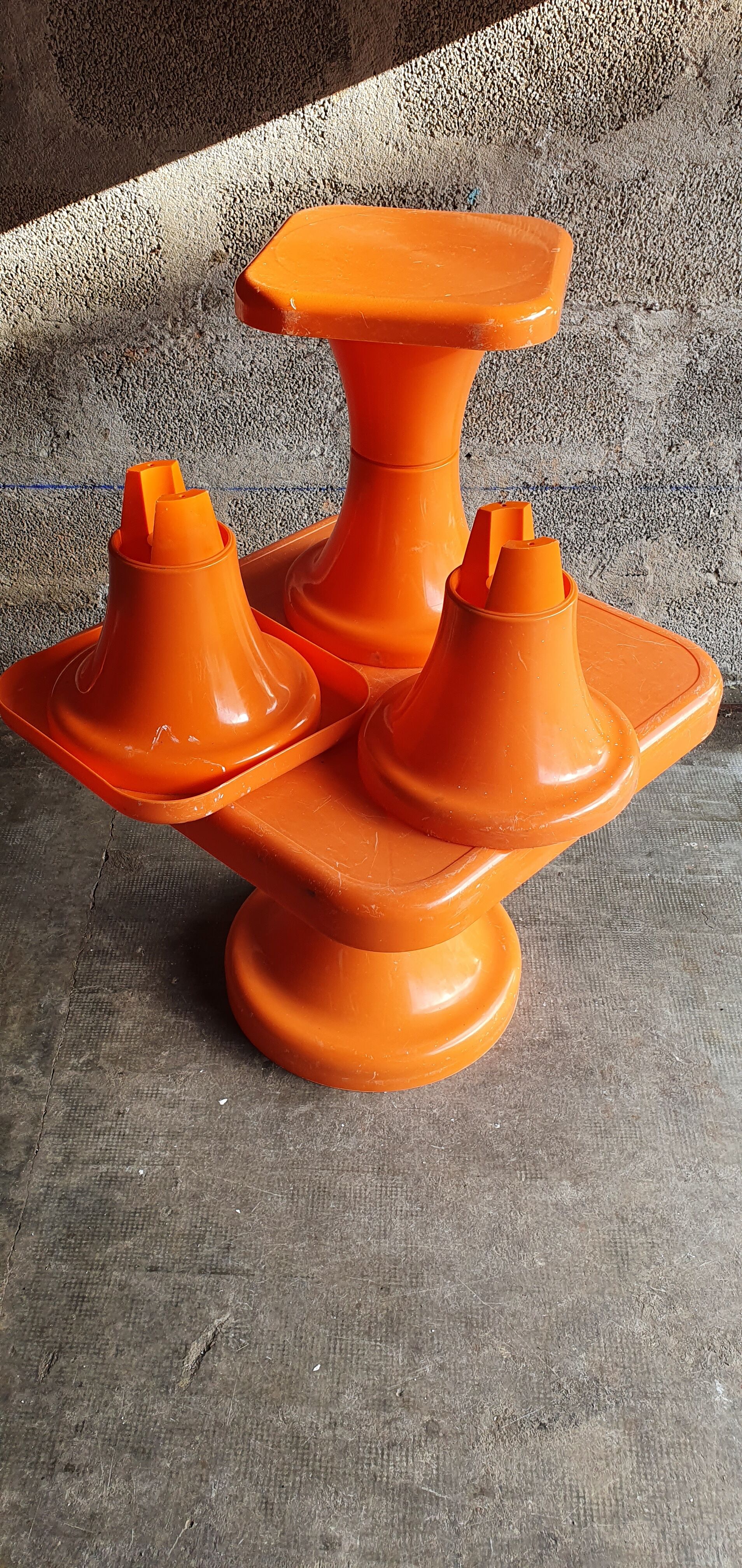 Table & stools P.Ginger from 1970