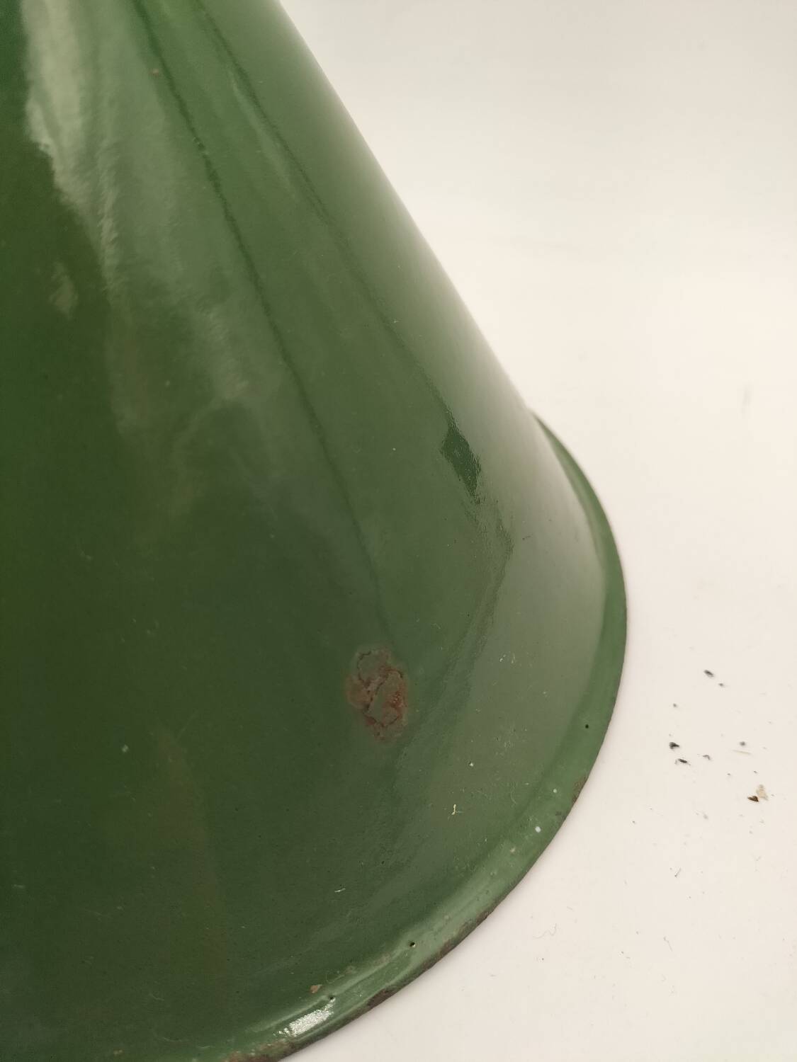Enamelled cone suspensions