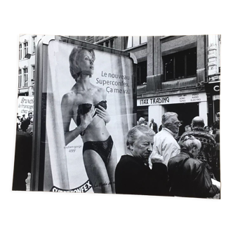 Very large photography. Woman Brussels Advertising lingerie, 90s