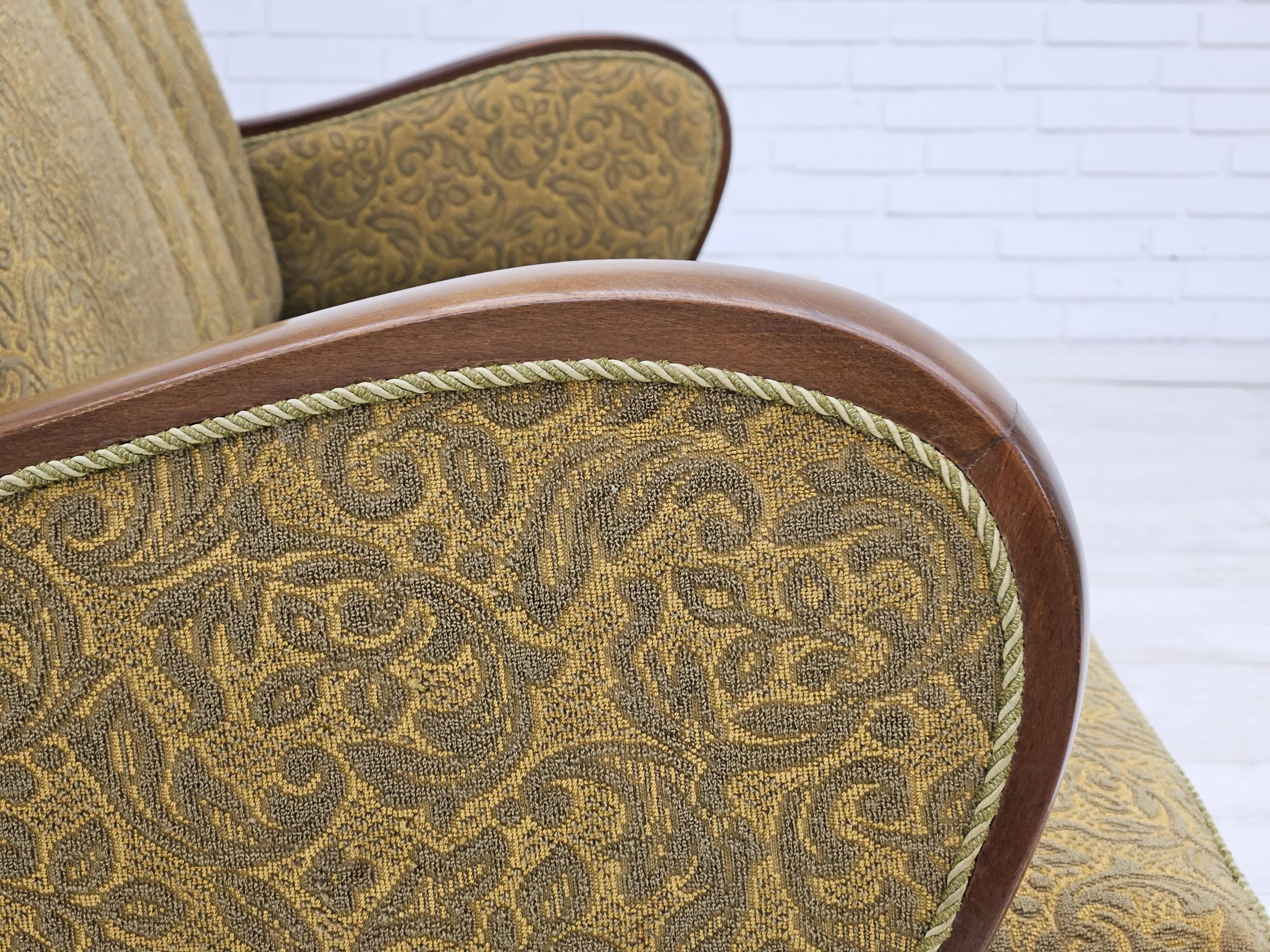 Années 1950-60, canapé danois 3 places, état d'origine, coton/laine, bois de hêtre.