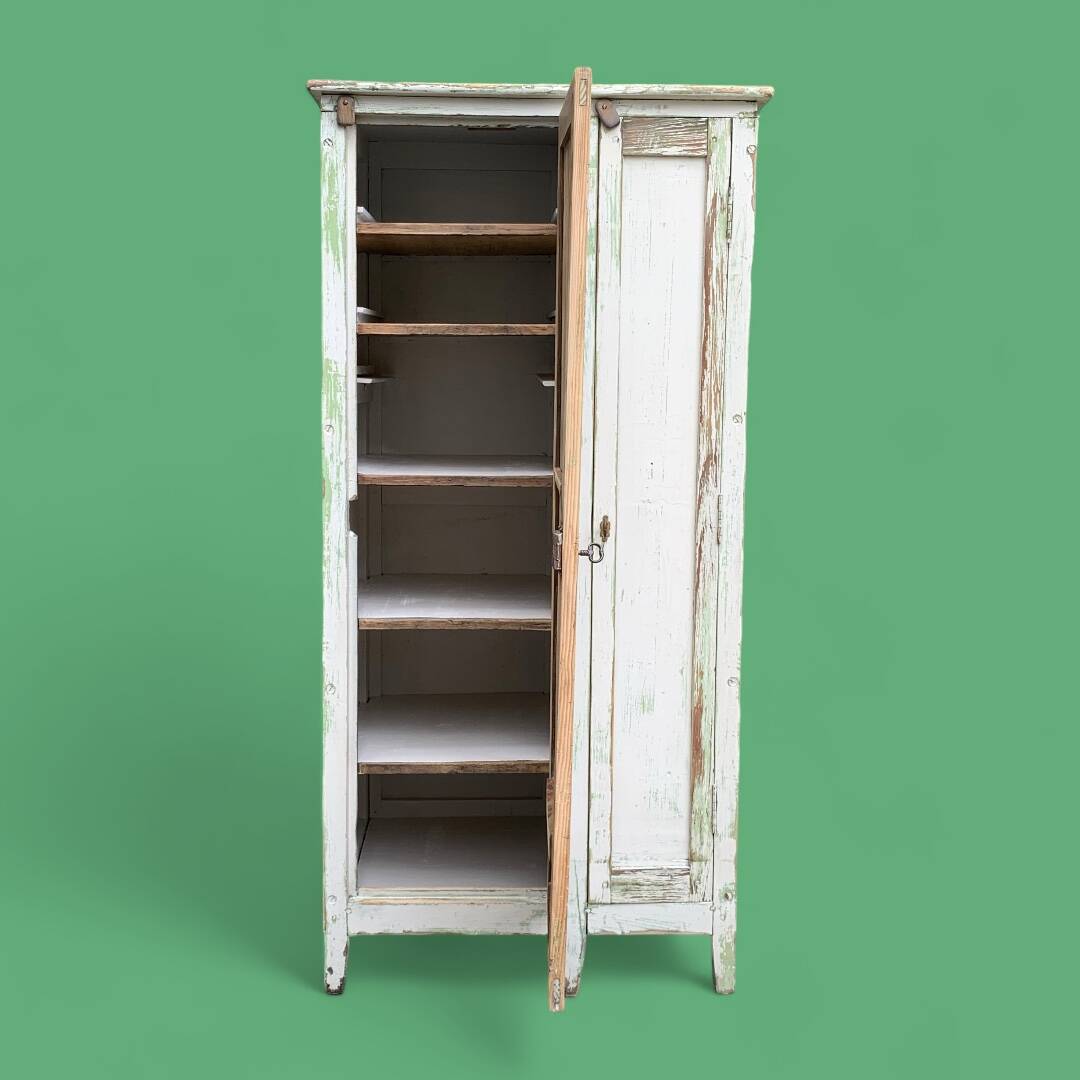 Parisian workshop cabinet 1940