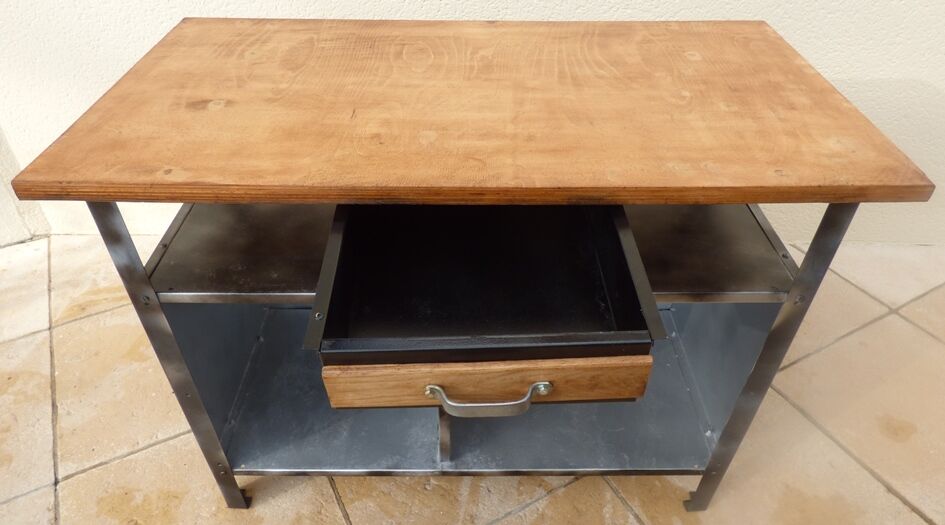 Industrial furniture in metal and wood for bathroom or TV stand