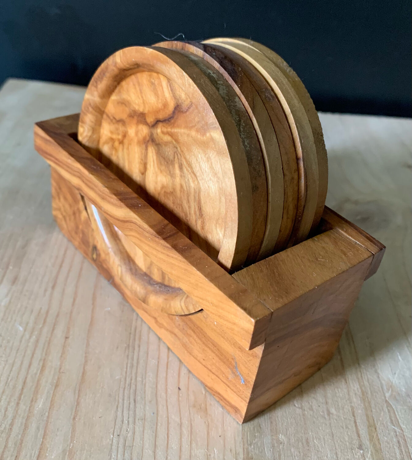 Set of 6 olive wood coasters