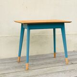 Blue compass foot table