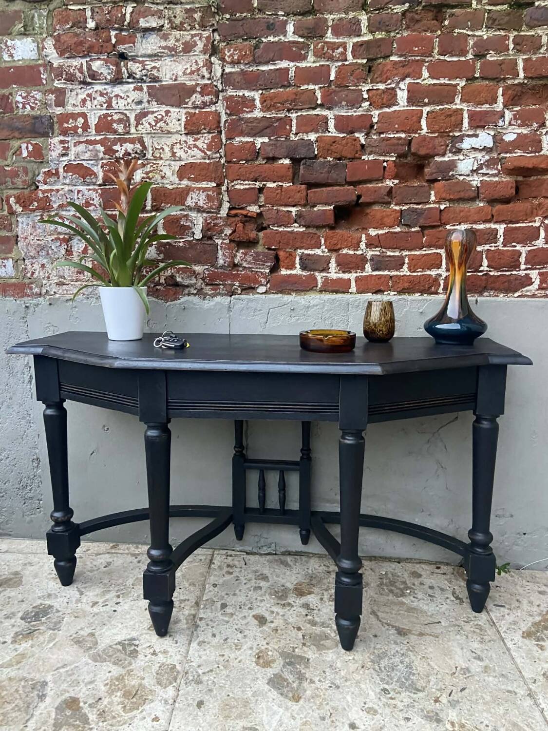 Black wooden console