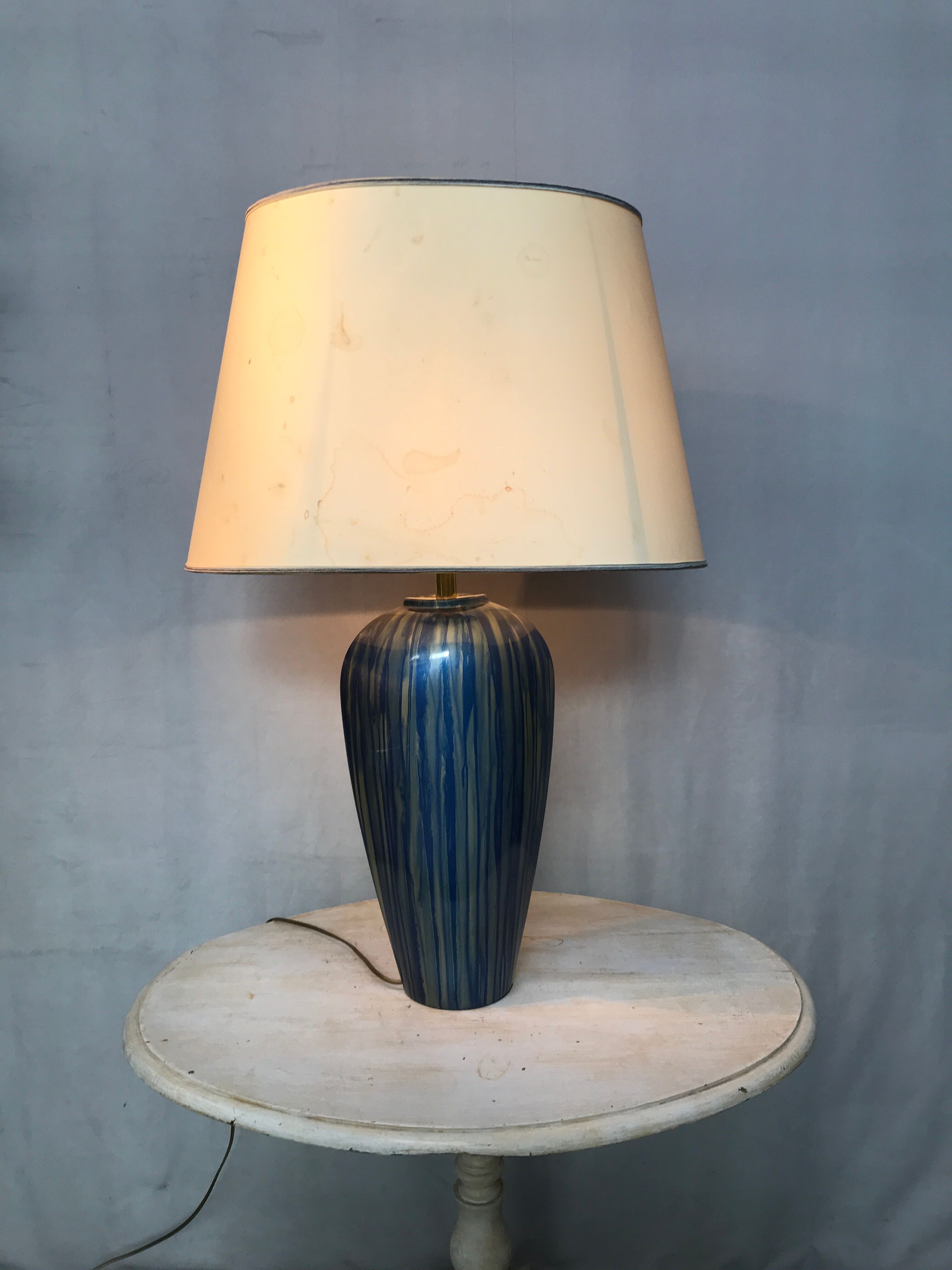 Ceramic table lamp