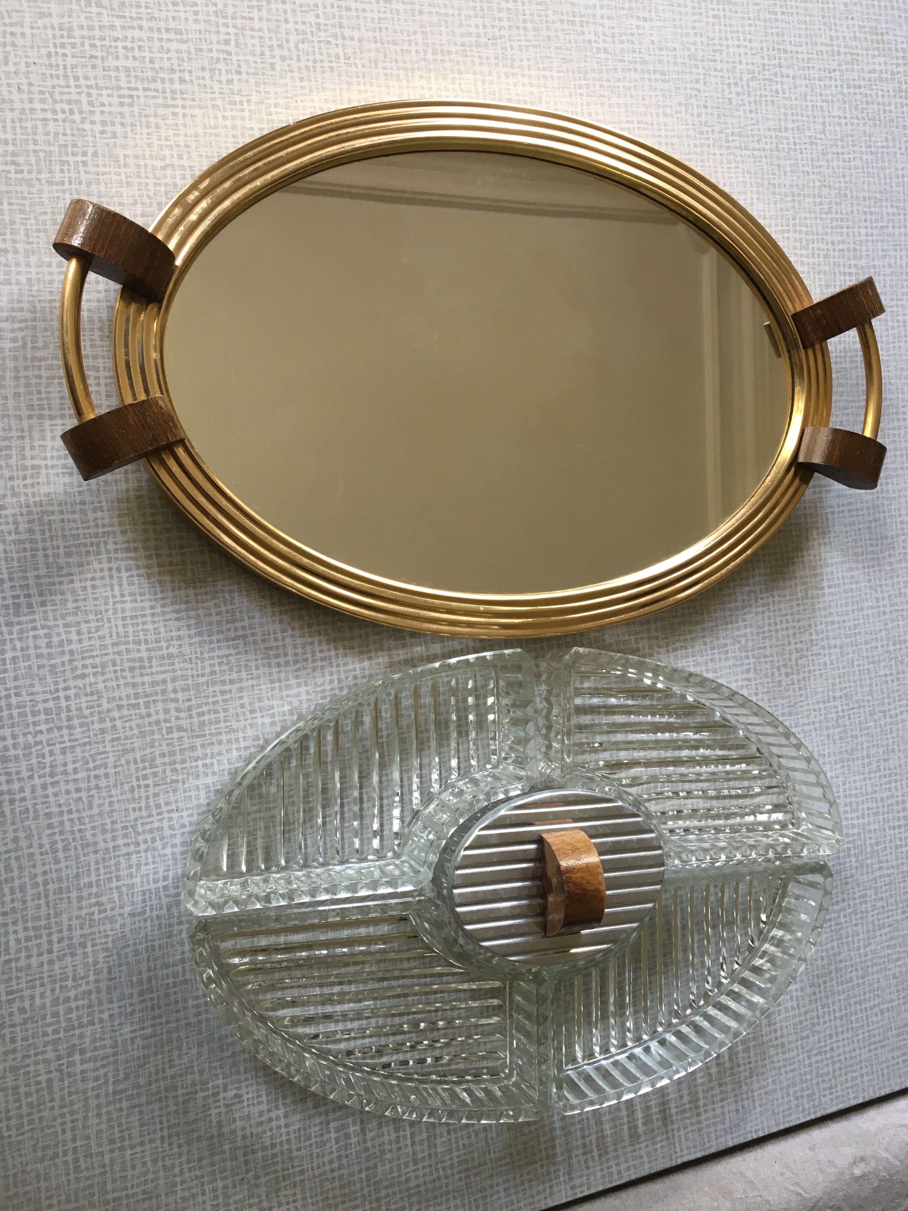 Servant tray, art deco center