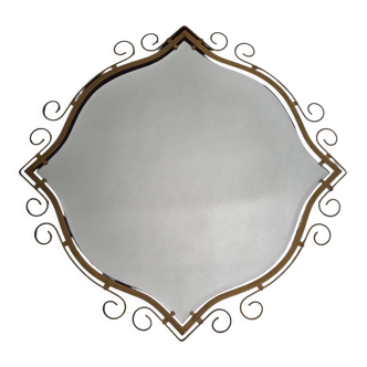 Miroir années 50-60 avec volutes en métal patiné