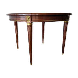 Mahogany expandable round table