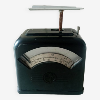 Old letter scale
