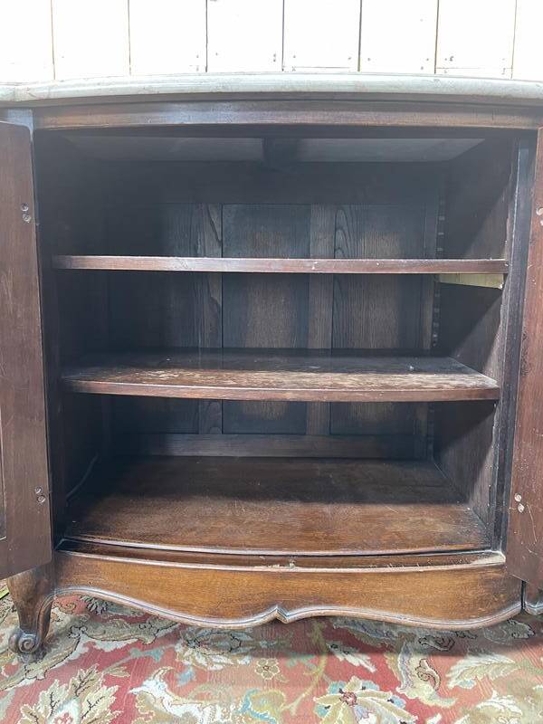 Enfilade en noyer de style Louis XV en noyer et marbre