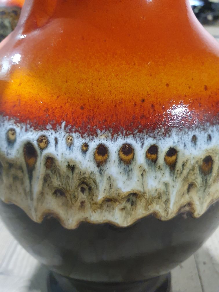 Set of 2 vintage vases