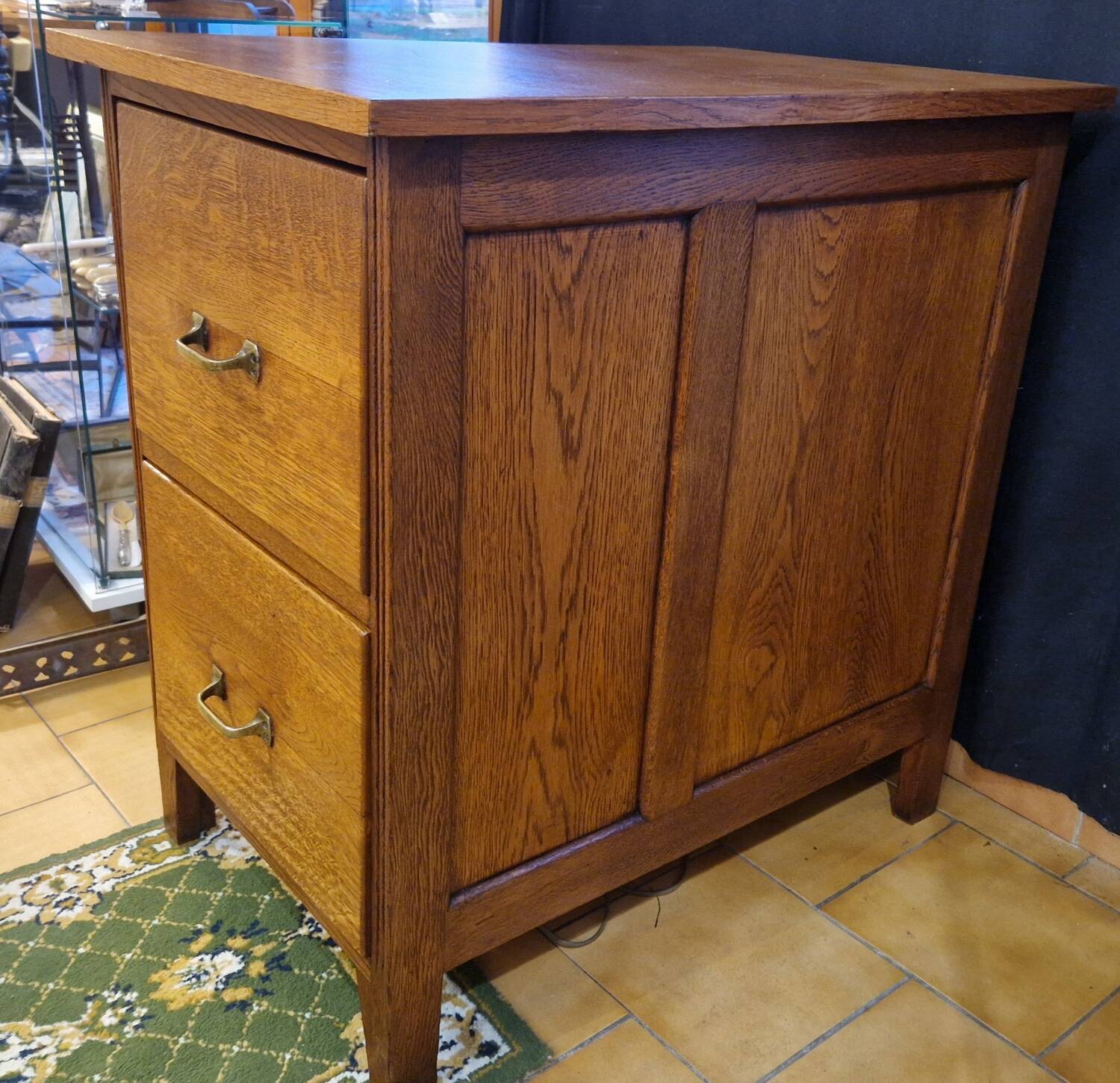 Architect's cabinet with 2 drawers