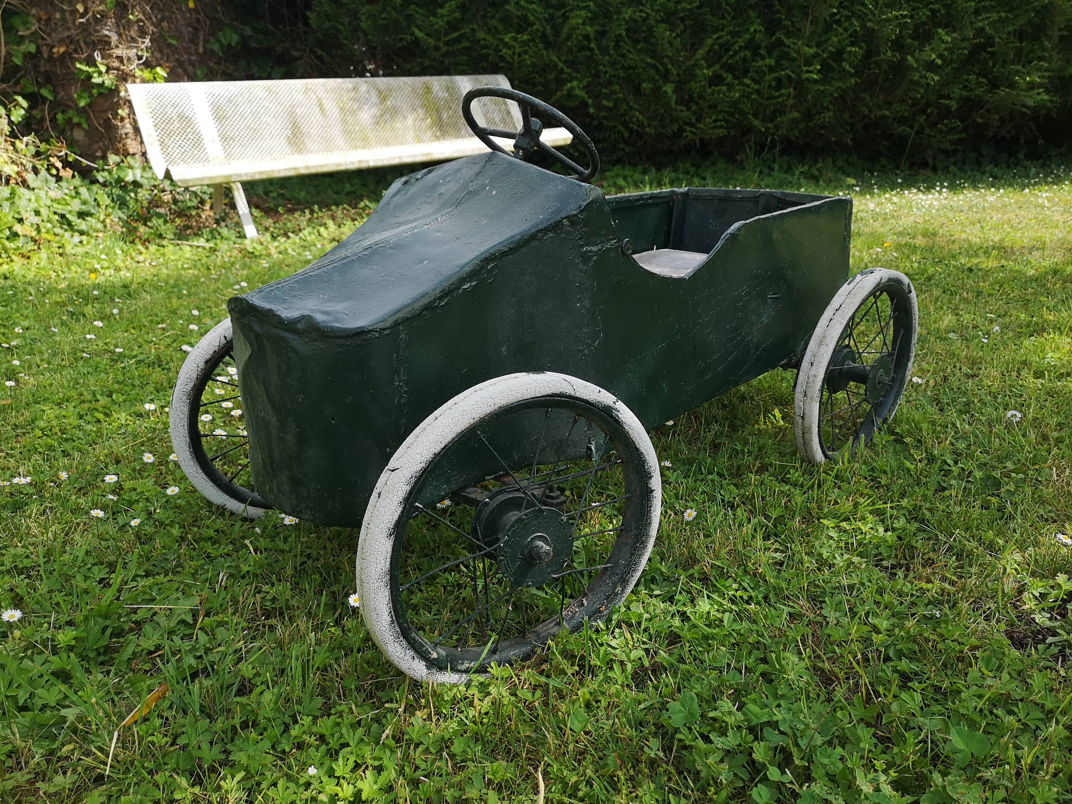 Old child car 1930 taco sheet metal