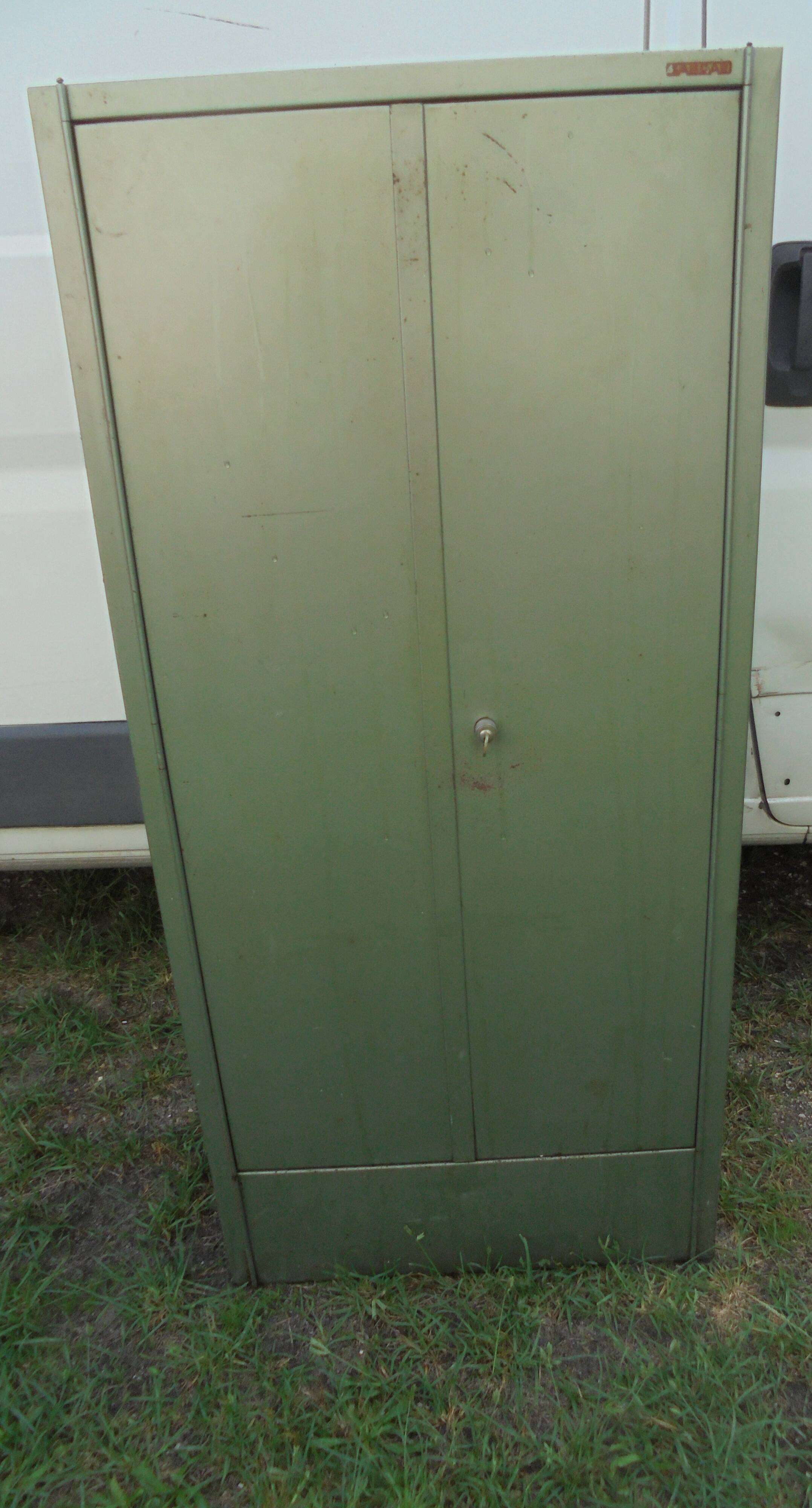 Petite armoire métallique industrielle atelier sancar