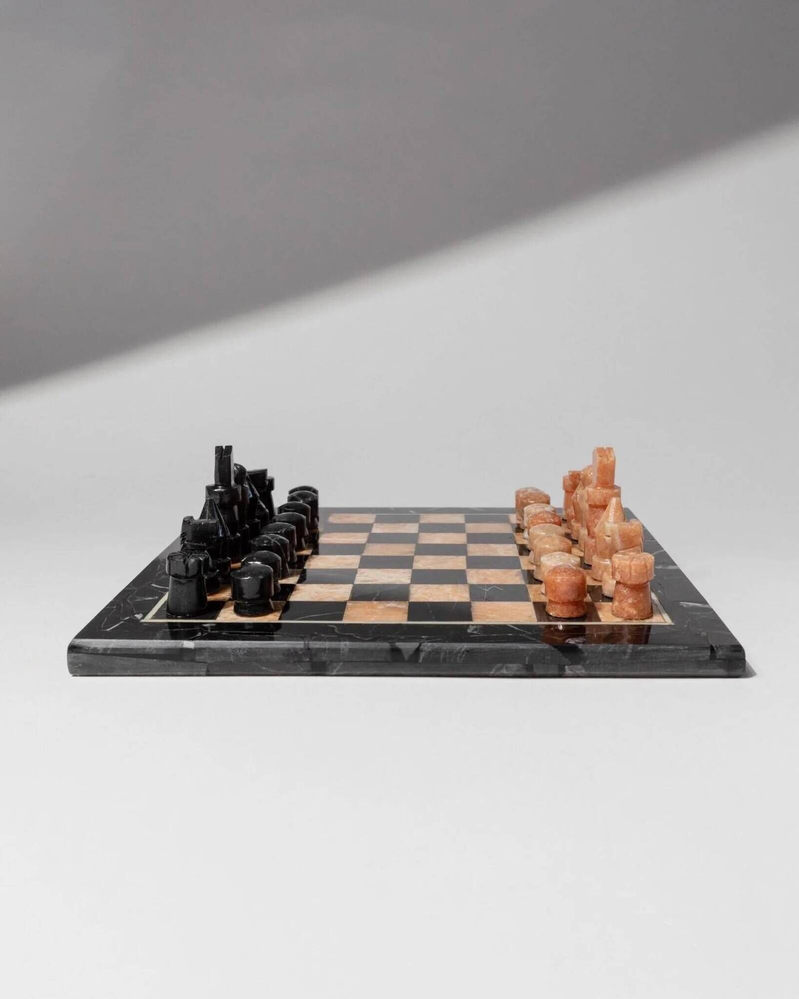 Vintage Peach-and-Black Marble Chessboard with Stone Pieces, Italian 1960s Design – Elegant Gift